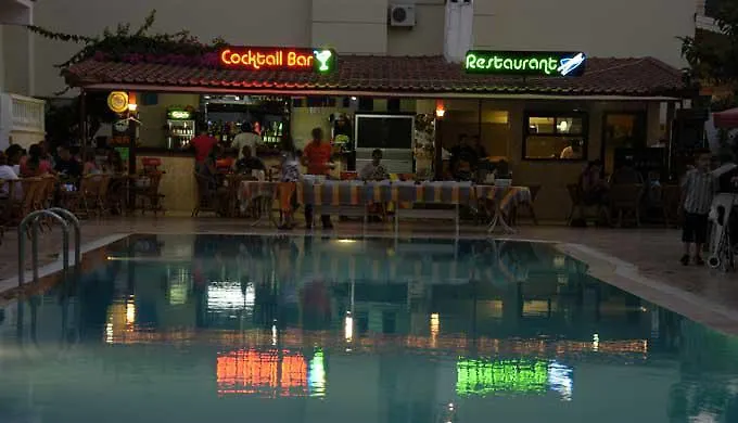 Club Ceylan 酒店 马尔马里斯