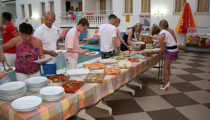 Club Ceylan Hotell 3*